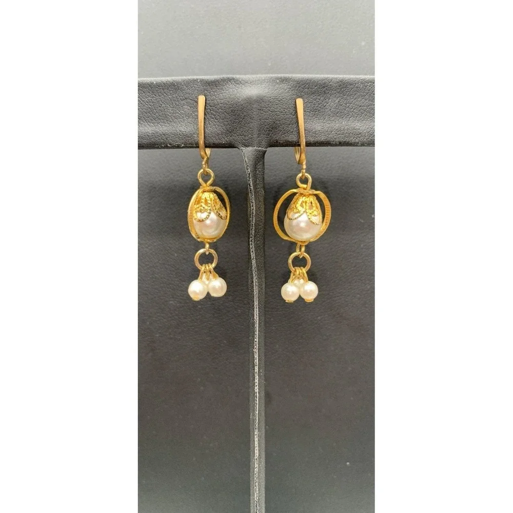 Vintage Dainty Gold Tone Filigree Capped Faux Pearl‎ Dangle Screw Back Earrings